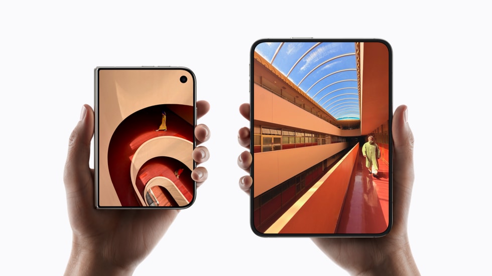 iPhone Duo geschlossen mit 5,4-Zoll-Display und geöffnet mit 7,6-Zoll-Display