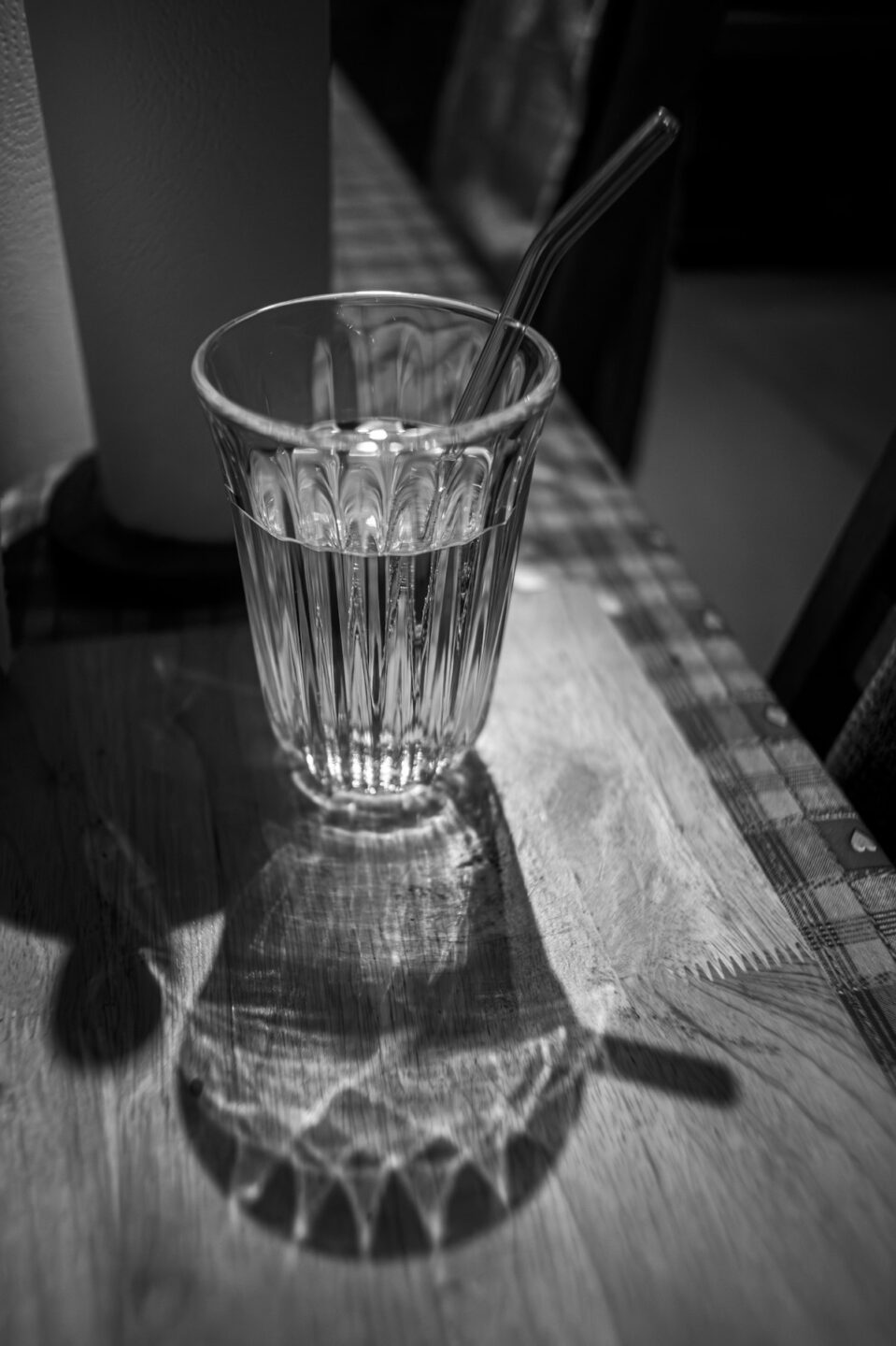 Trinkhalm in einem Wasserglas